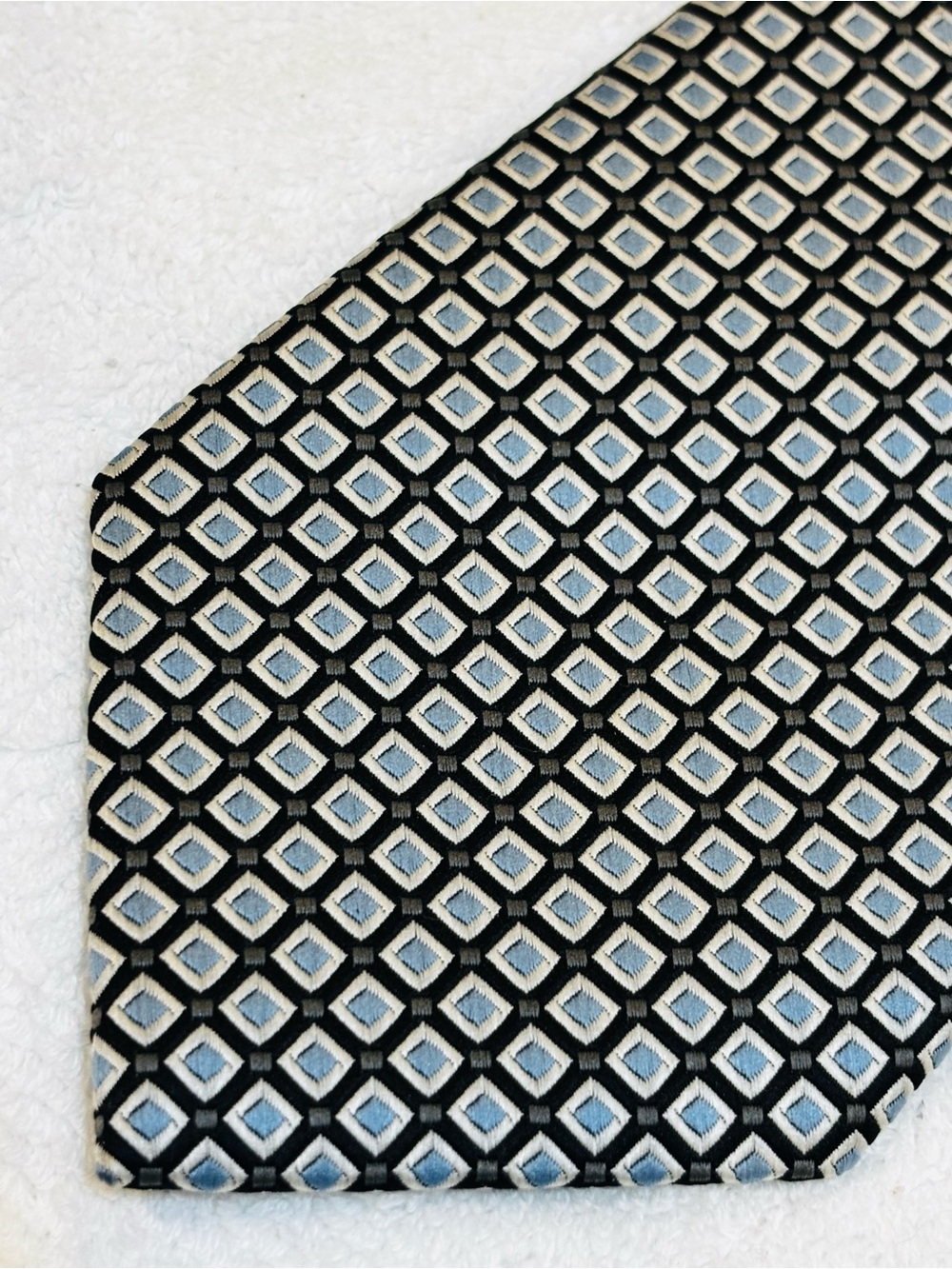 Brand New Vintage Izod Tie